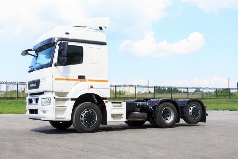 65209-001-87 (S5) Тягач КАМАЗ